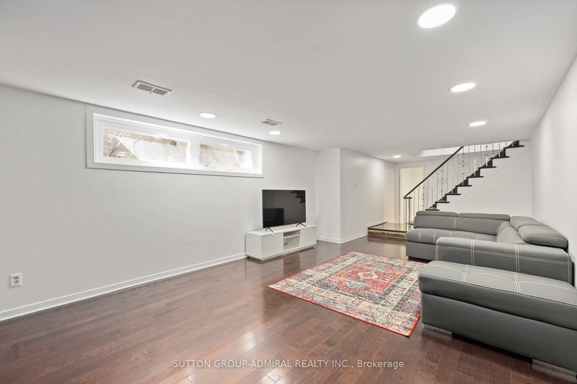 459 The Kingsway