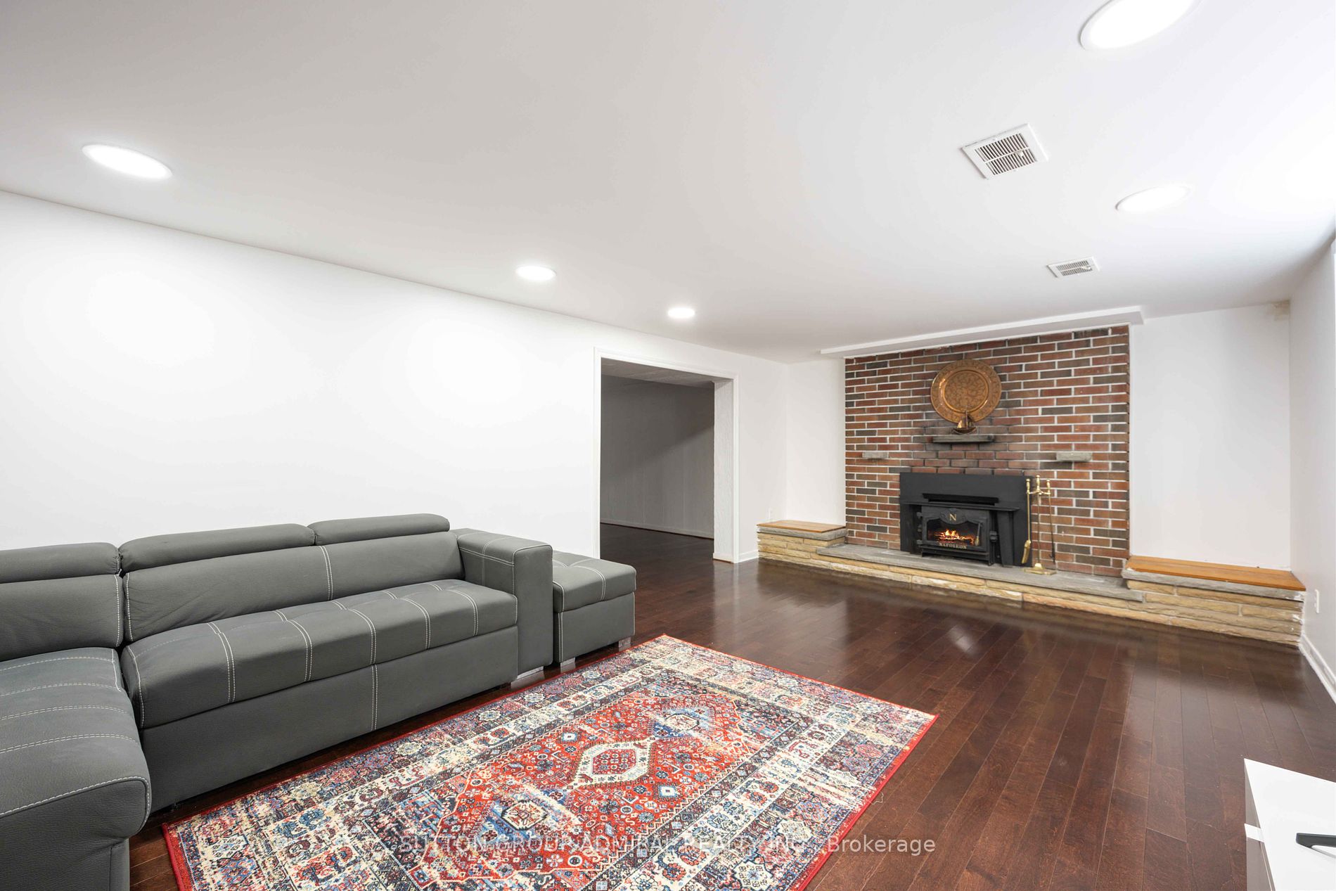 459 The Kingsway