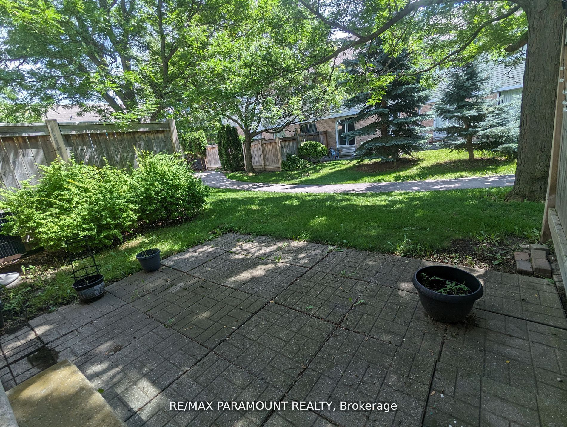 37 Wickstead Crt, #37