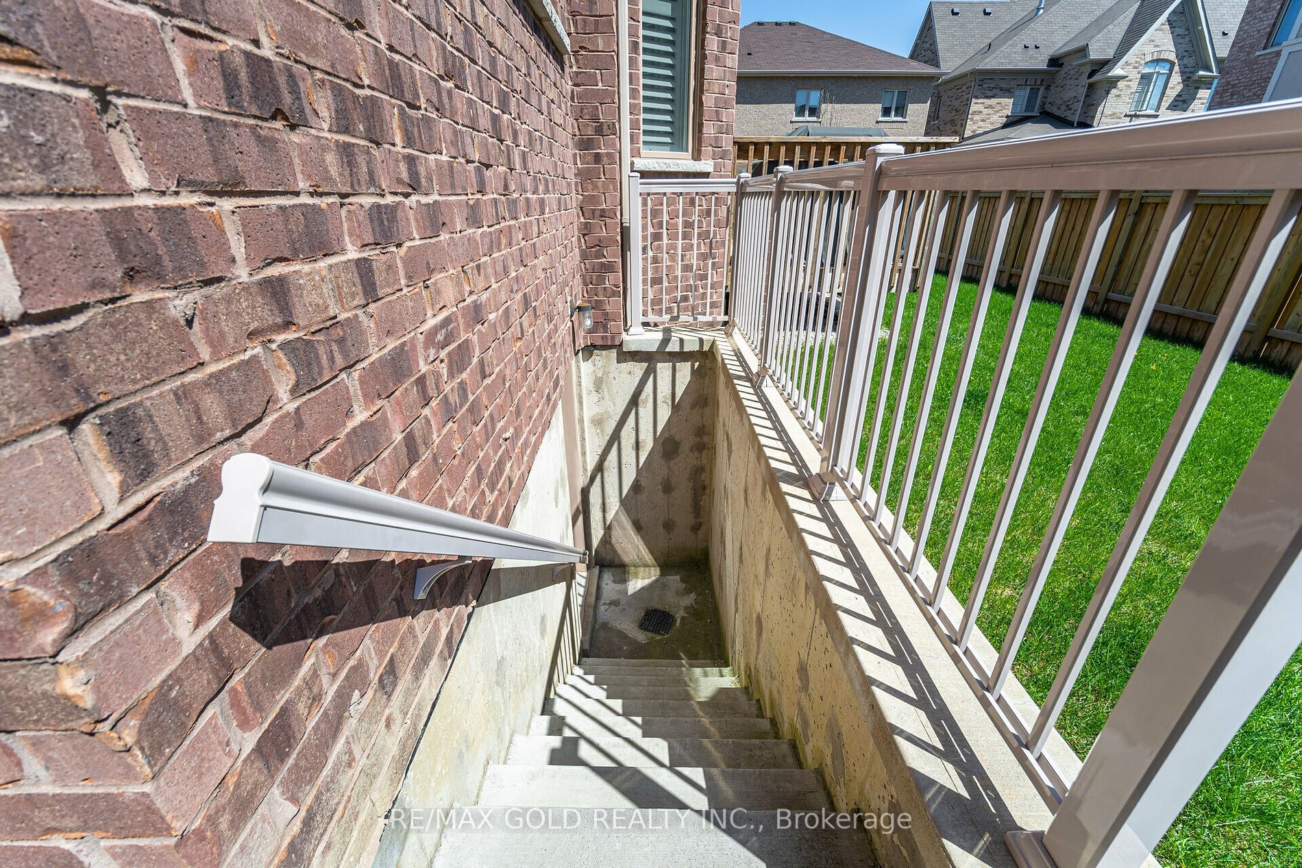 71 Squire Ellis Drive