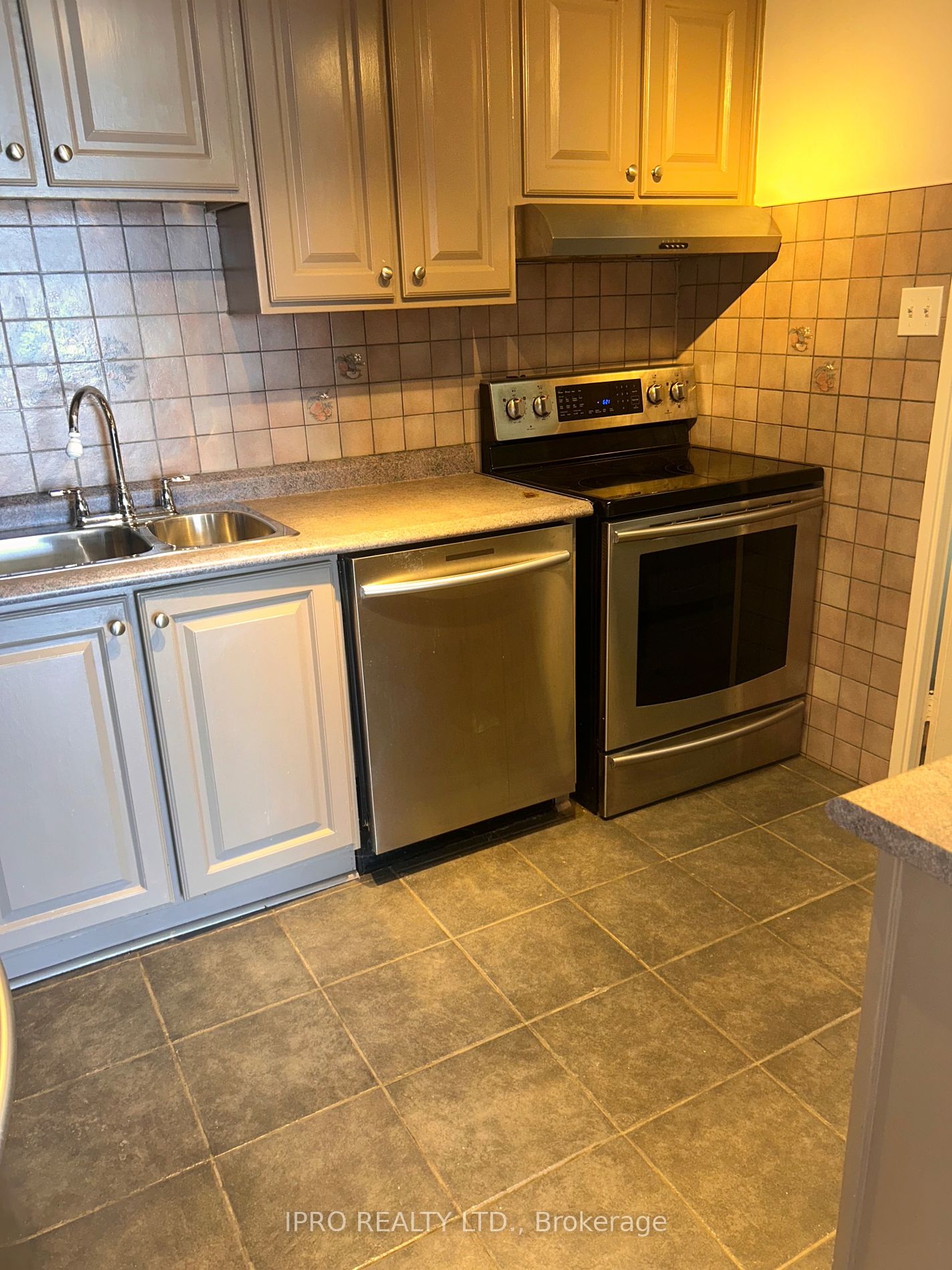 1300 Mississauga Valley Blvd, #1405