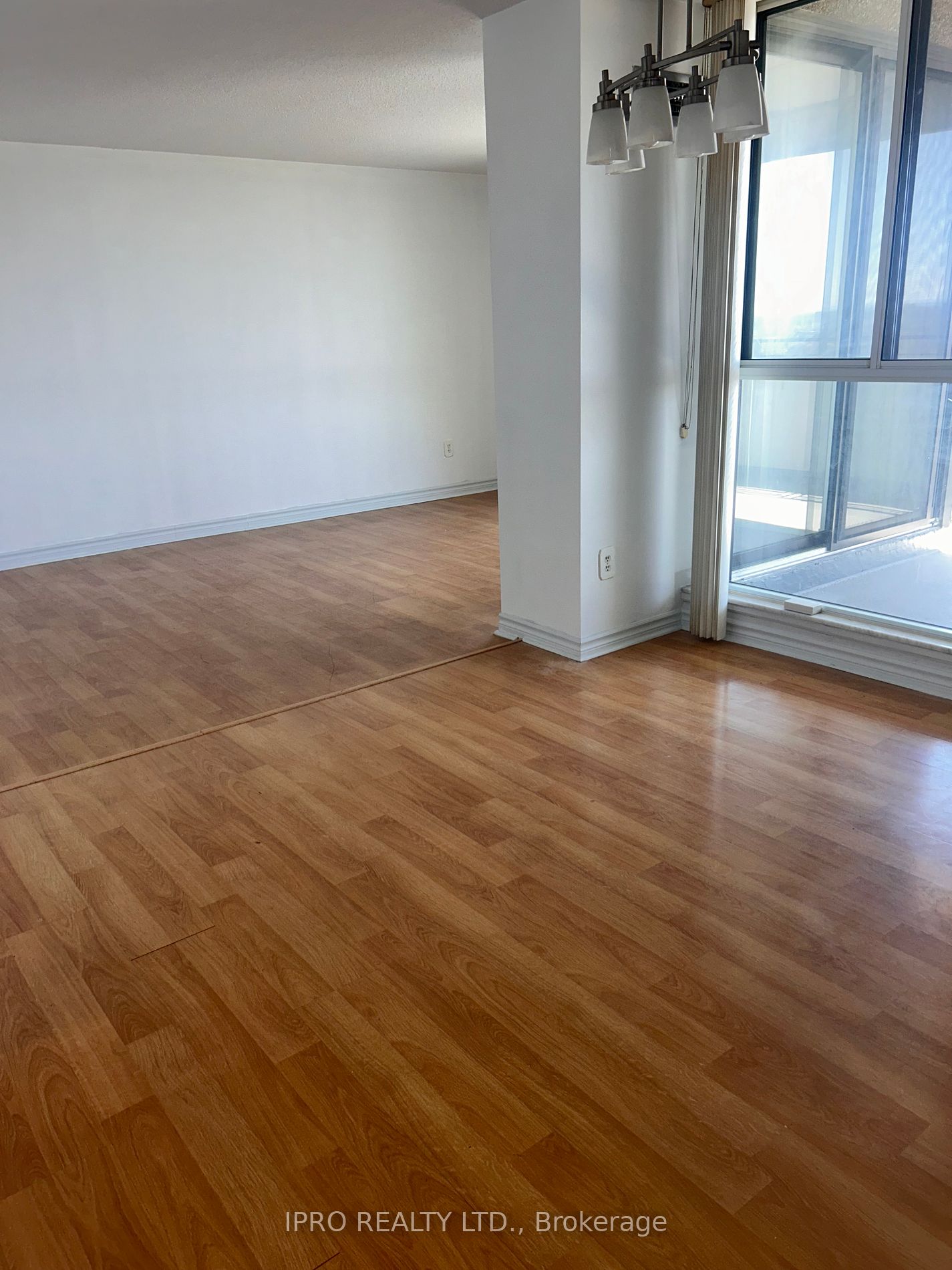 1300 Mississauga Valley Blvd, #1405