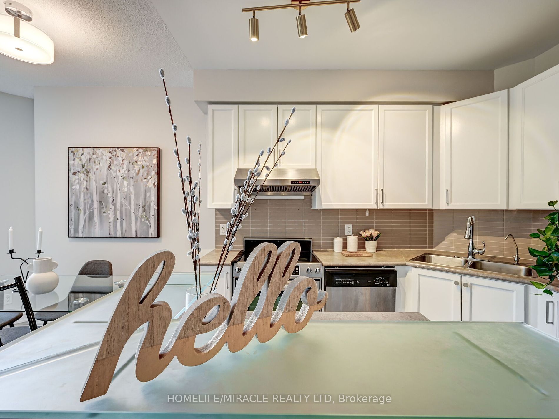220 Burnhamthorpe Road W, #913