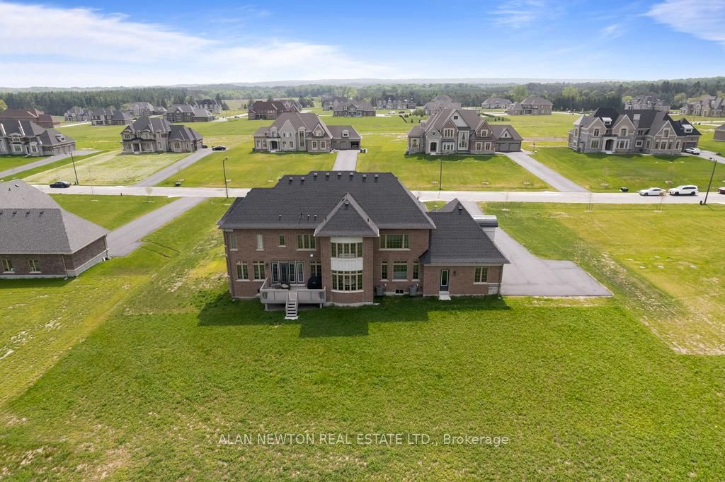276 Amos Dr