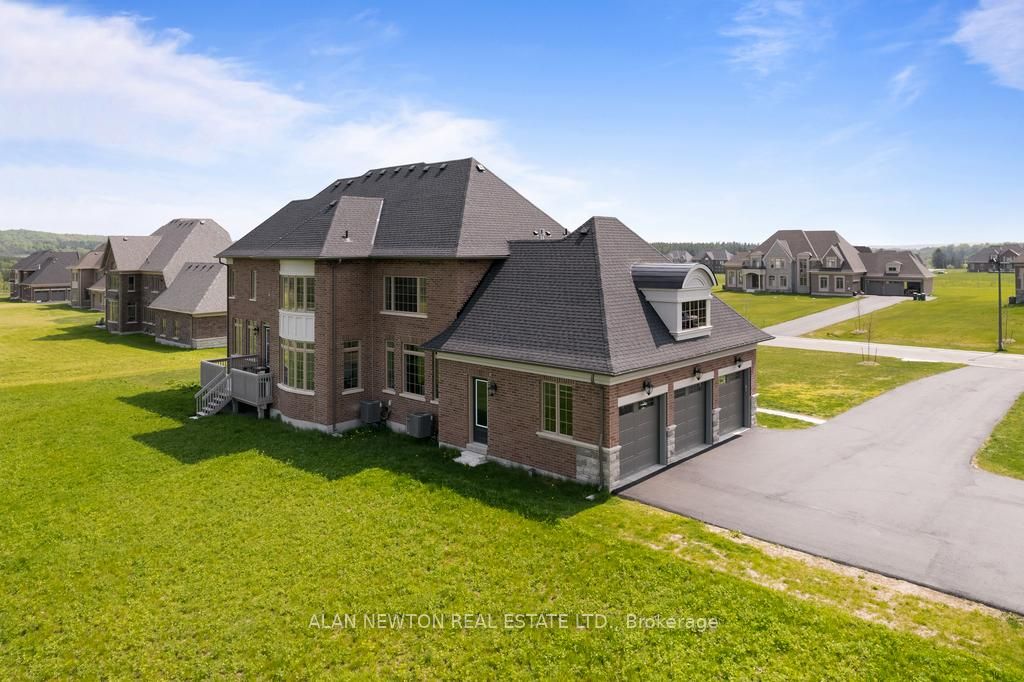 276 Amos Dr