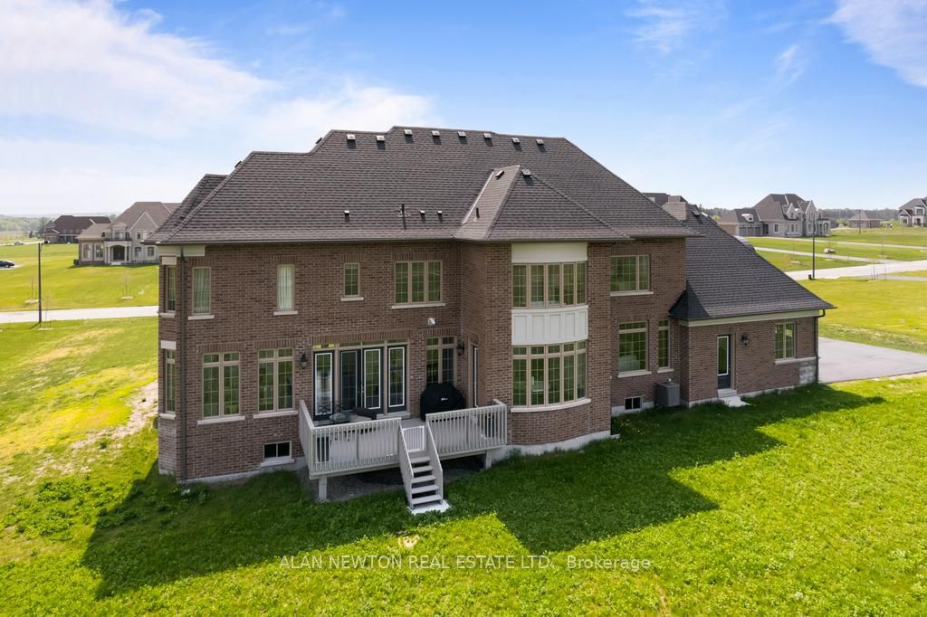 276 Amos Dr