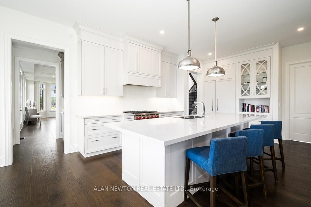 276 Amos Dr