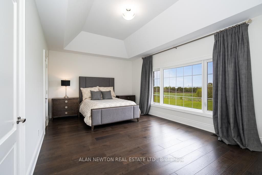 276 Amos Dr