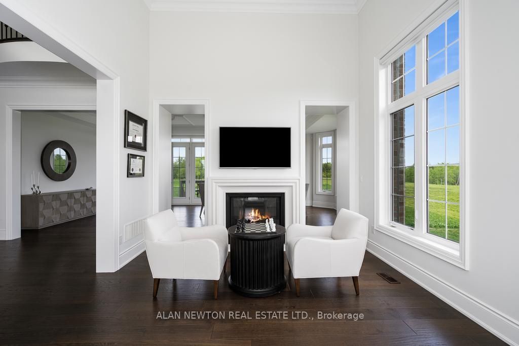 276 Amos Dr