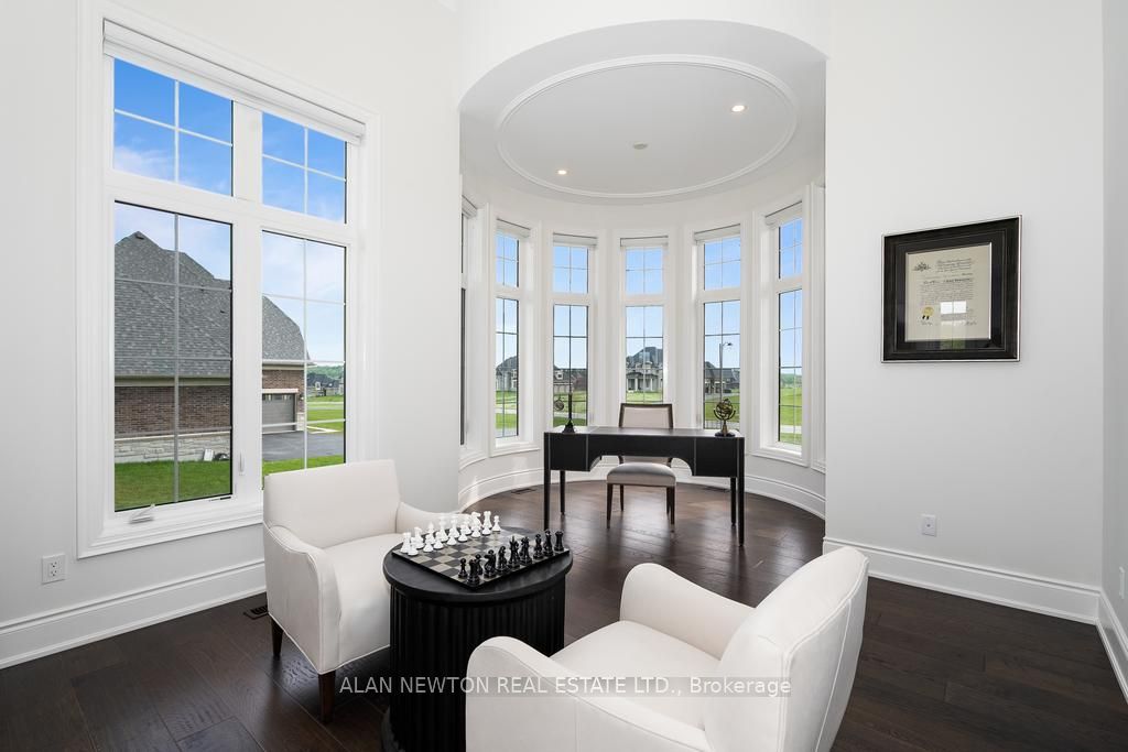 276 Amos Dr