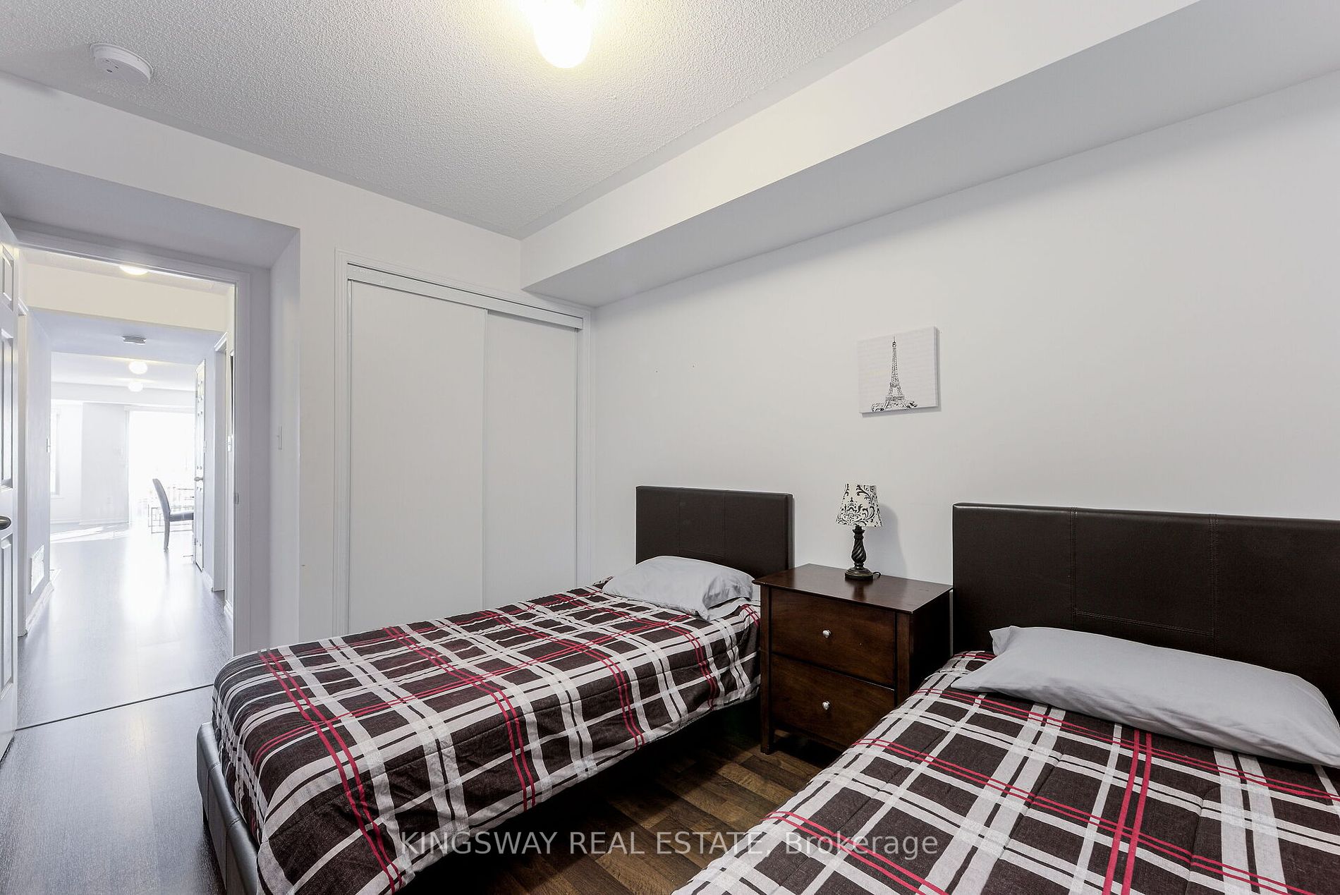 2492 Post Rd, #22