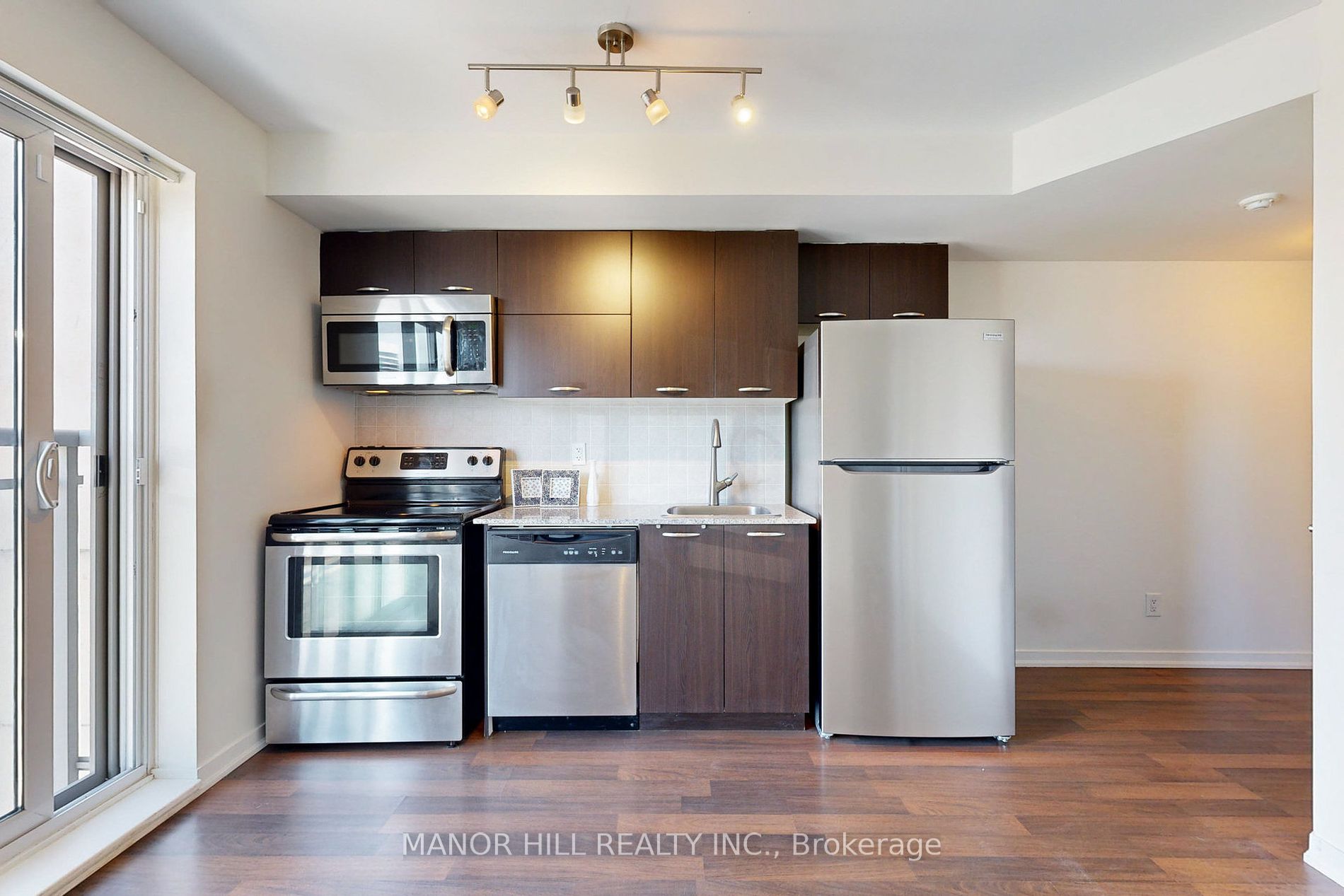 38 Joe Shuster Way, #919