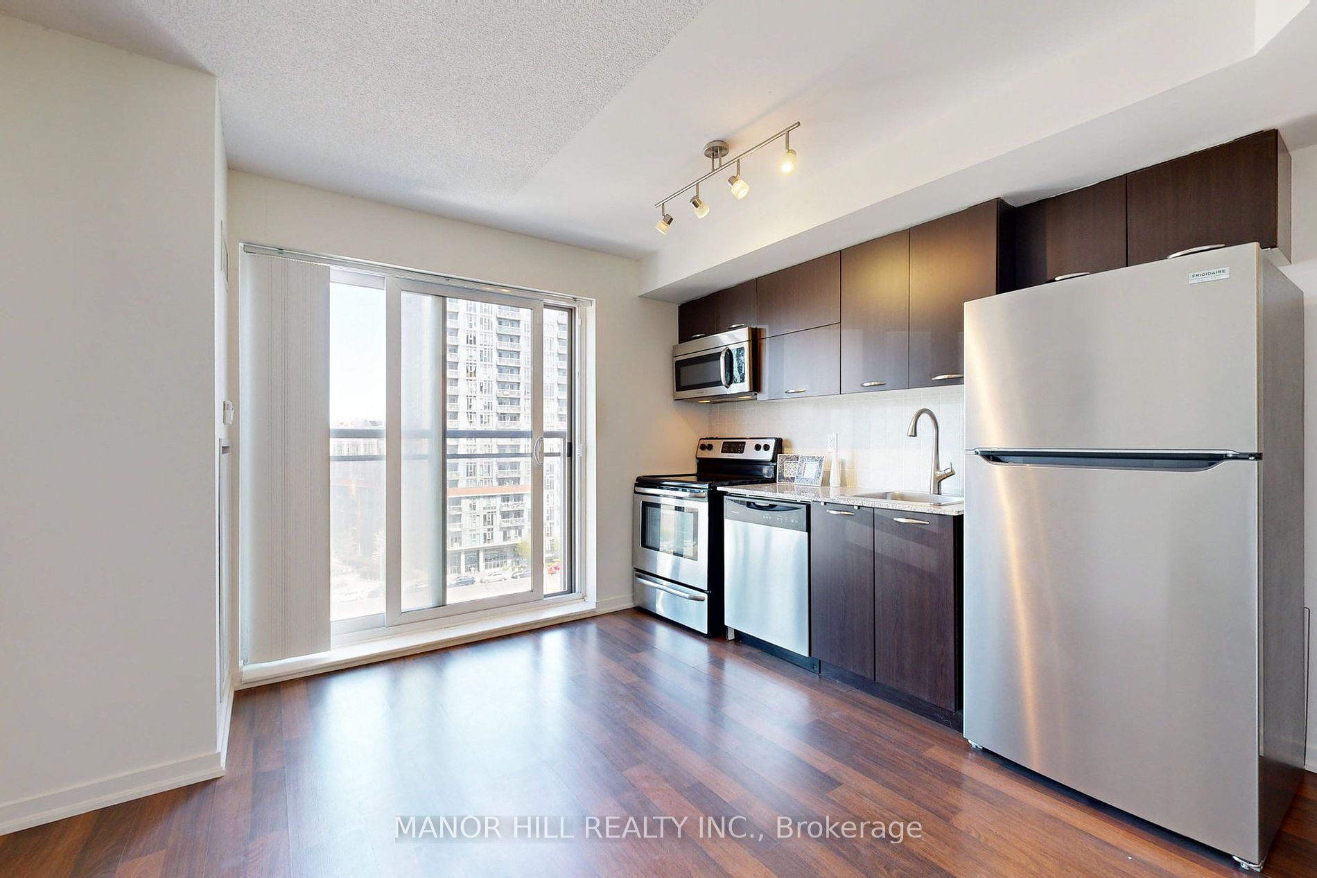 38 Joe Shuster Way, #919
