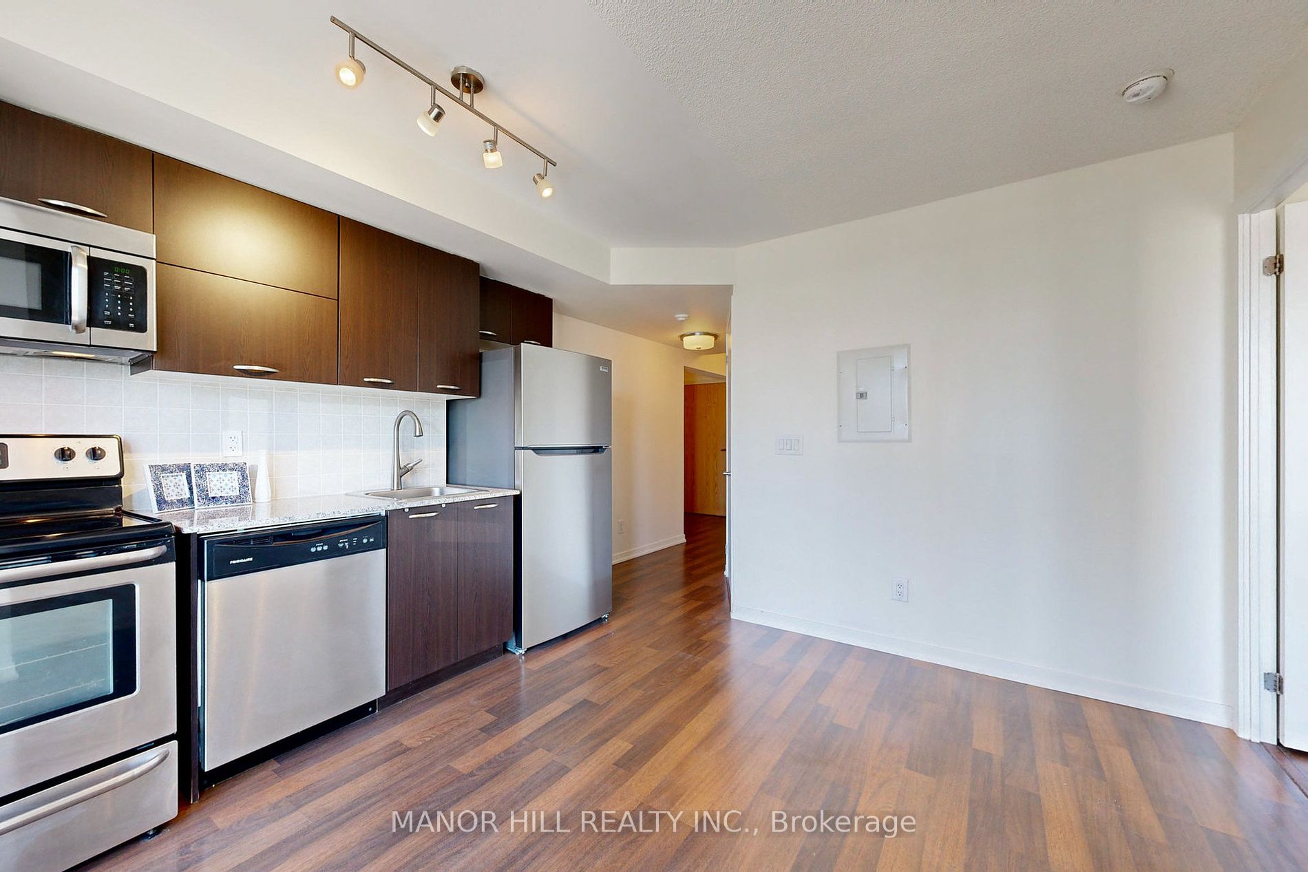 38 Joe Shuster Way, #919