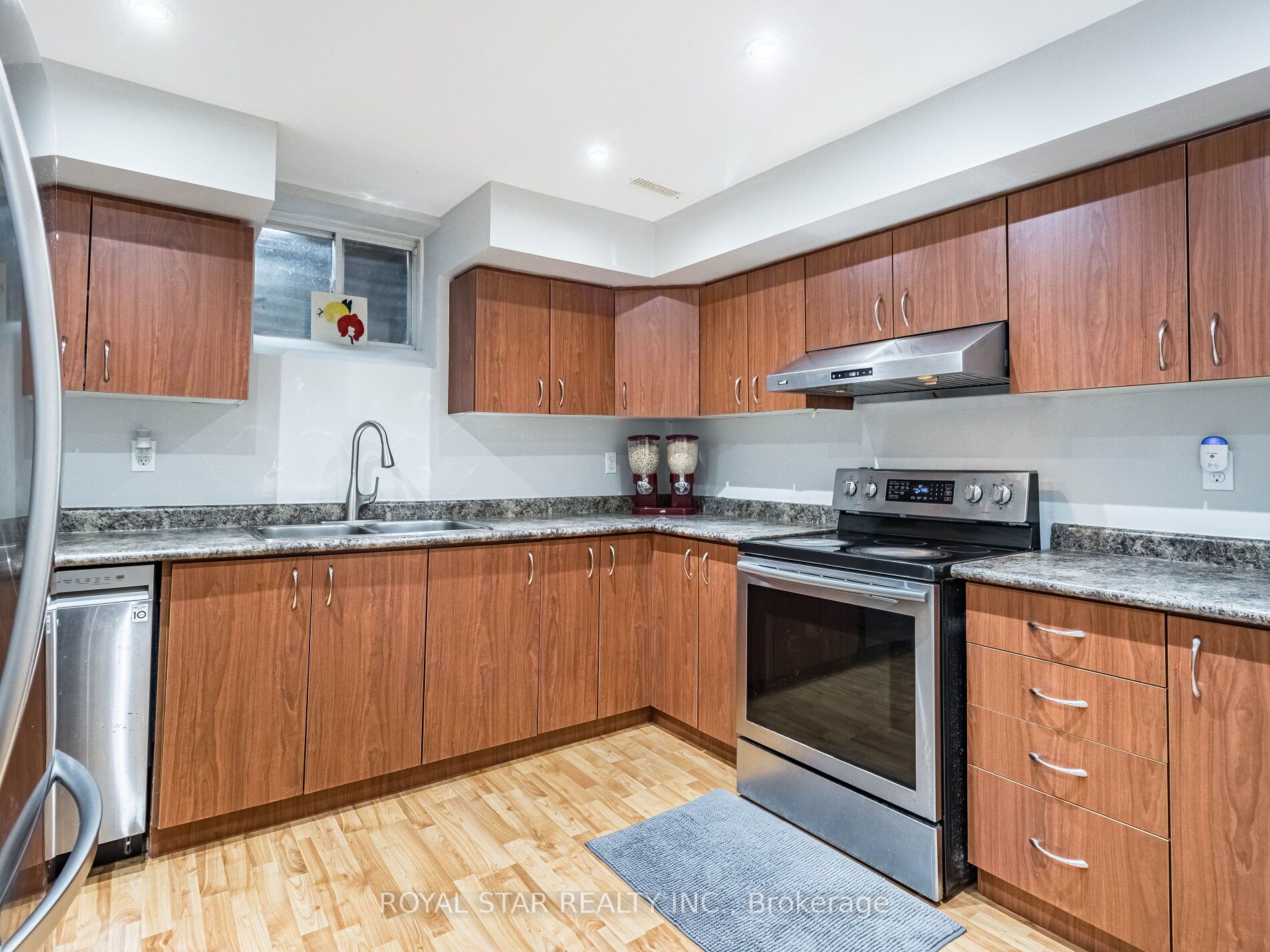 70 Colonel Bertram Rd