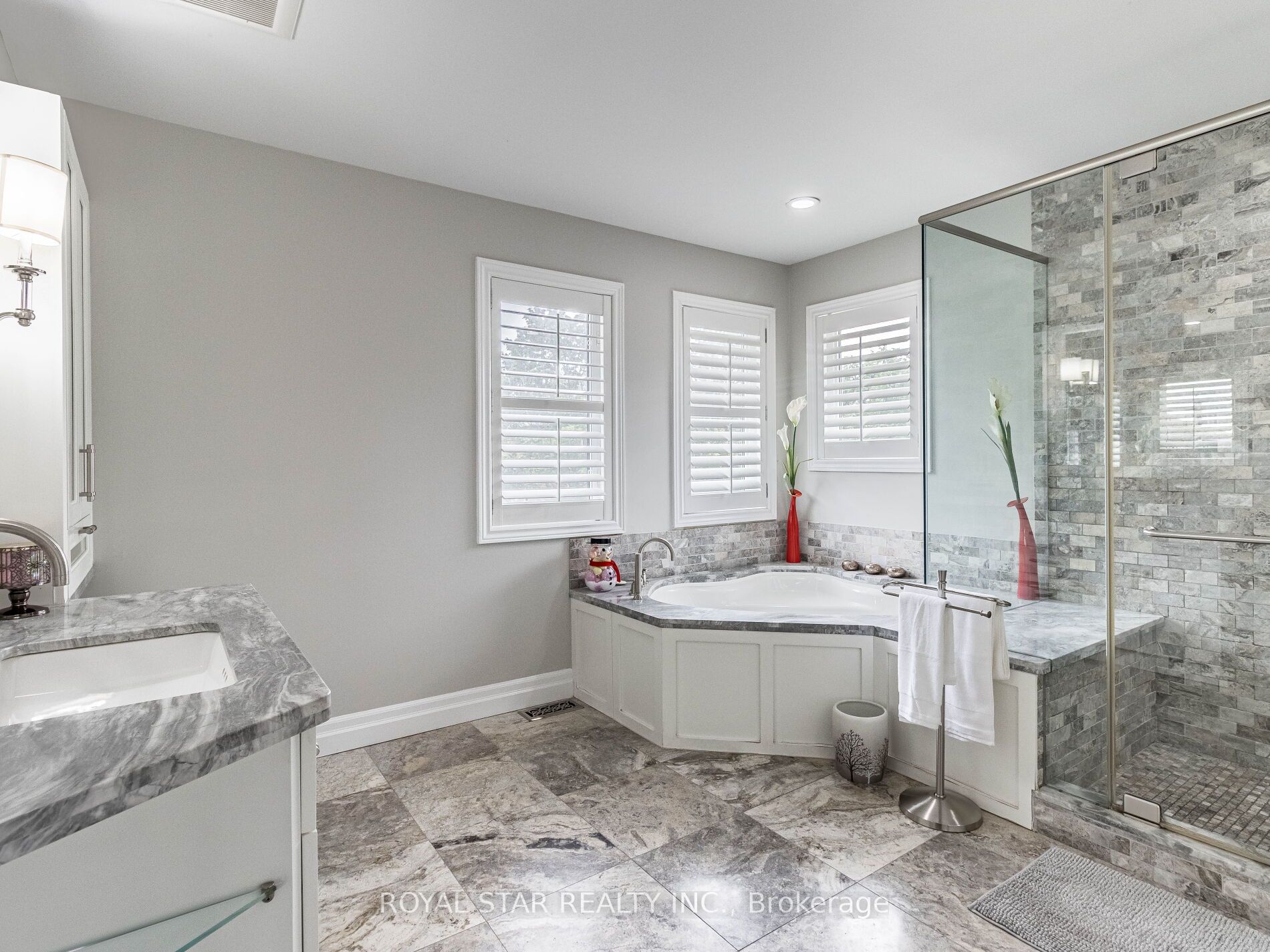 70 Colonel Bertram Rd