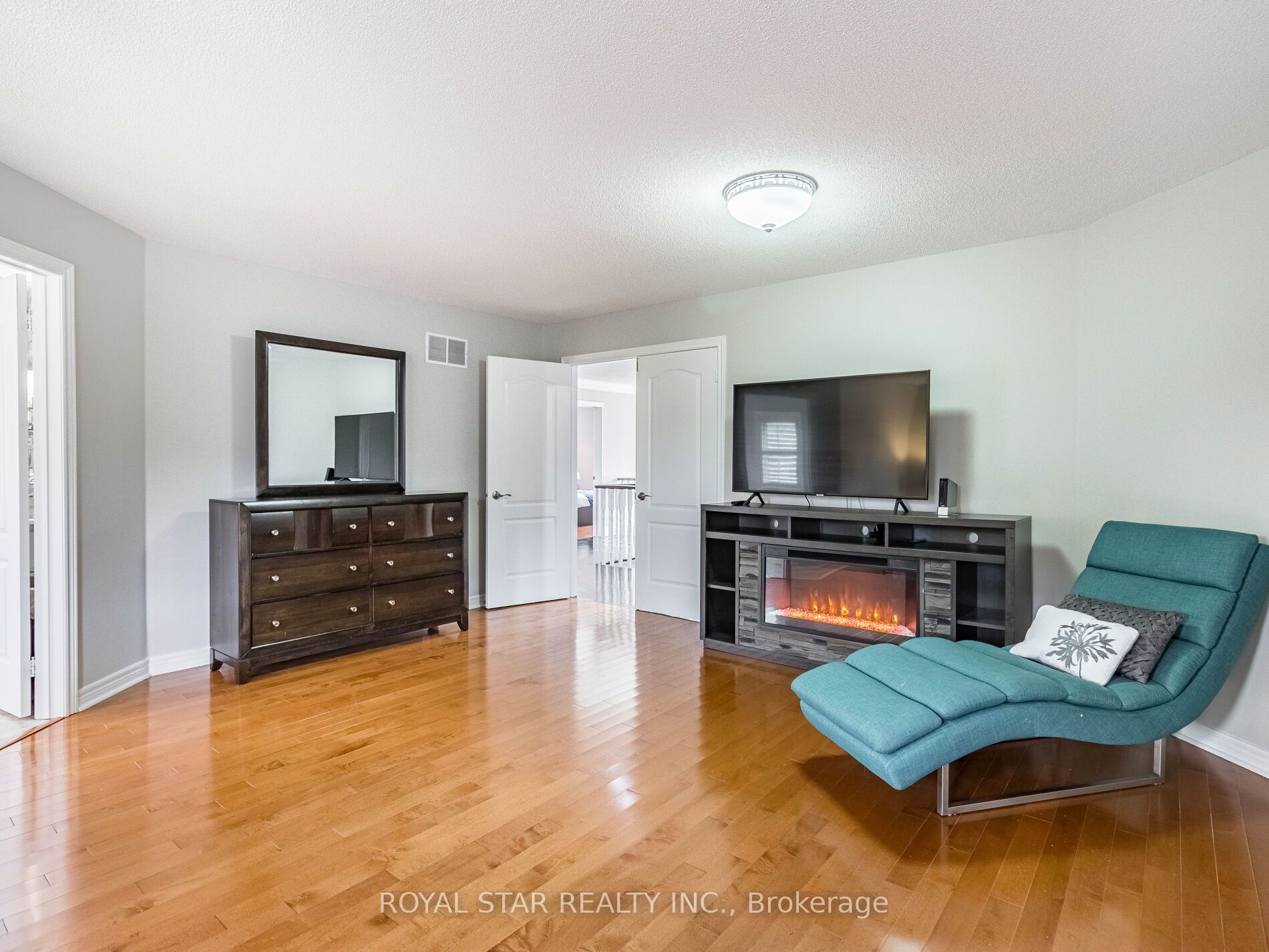 70 Colonel Bertram Rd