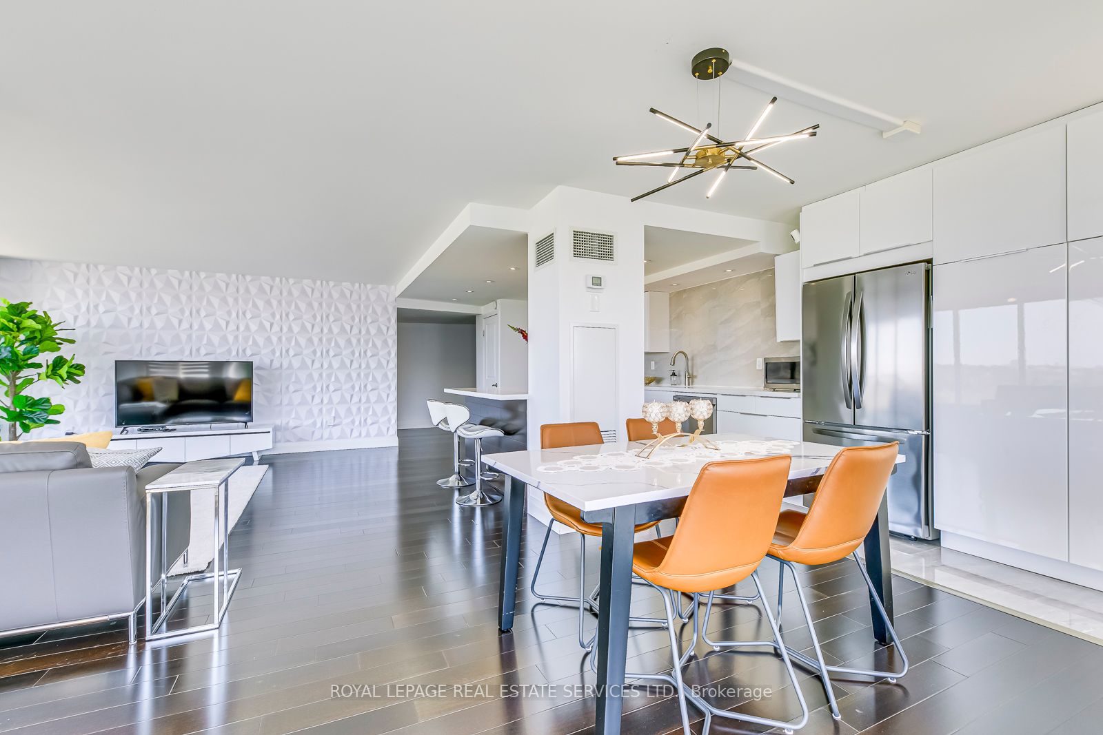 2045 Lake Shore Boulevard W #1607