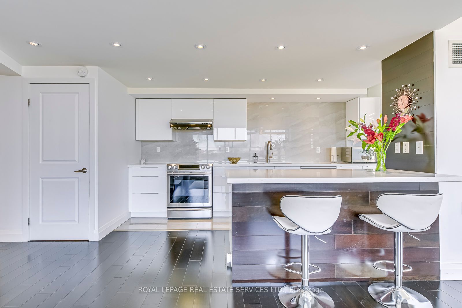 2045 Lake Shore Boulevard W #1607