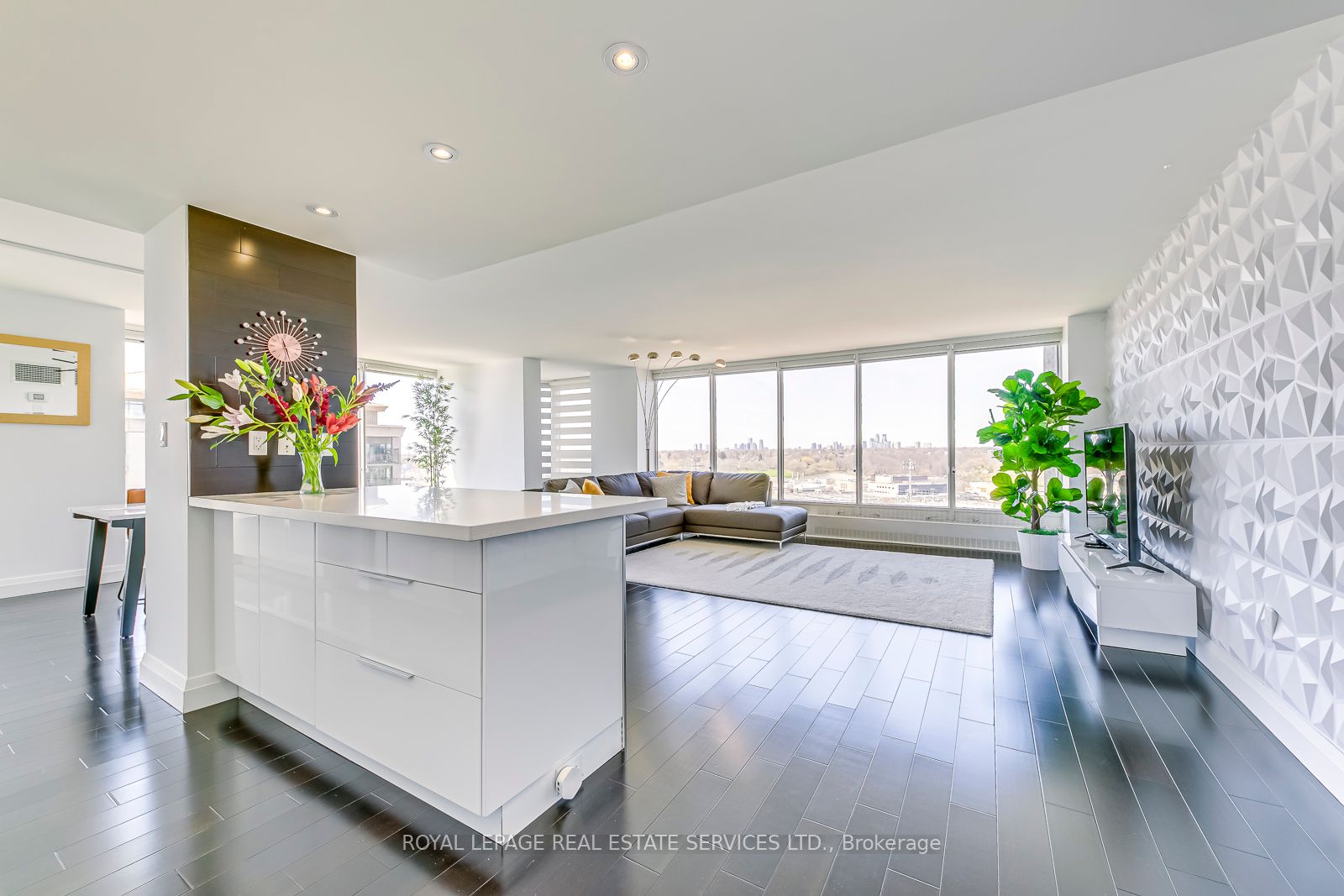 2045 Lake Shore Boulevard W #1607