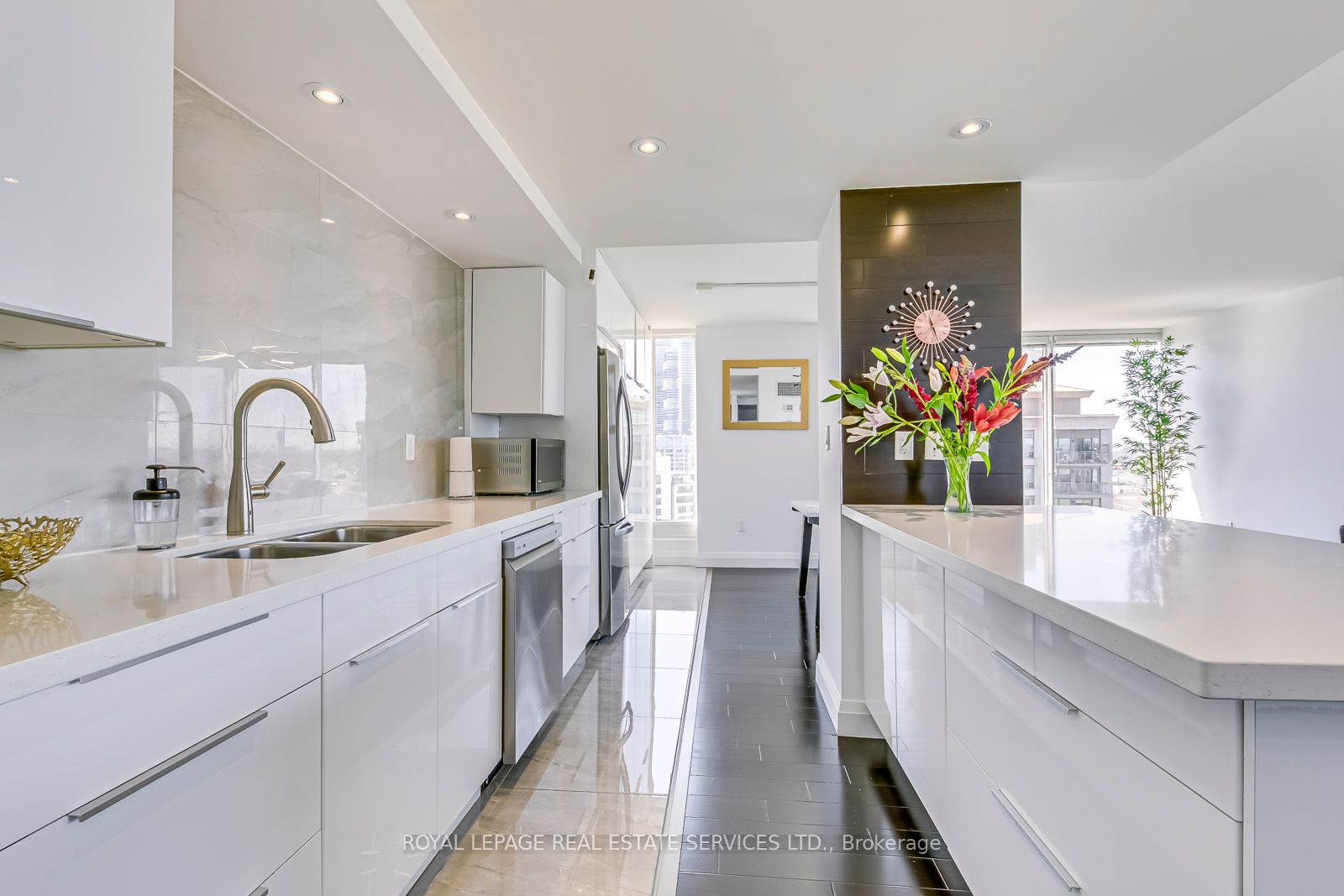 2045 Lake Shore Boulevard W #1607