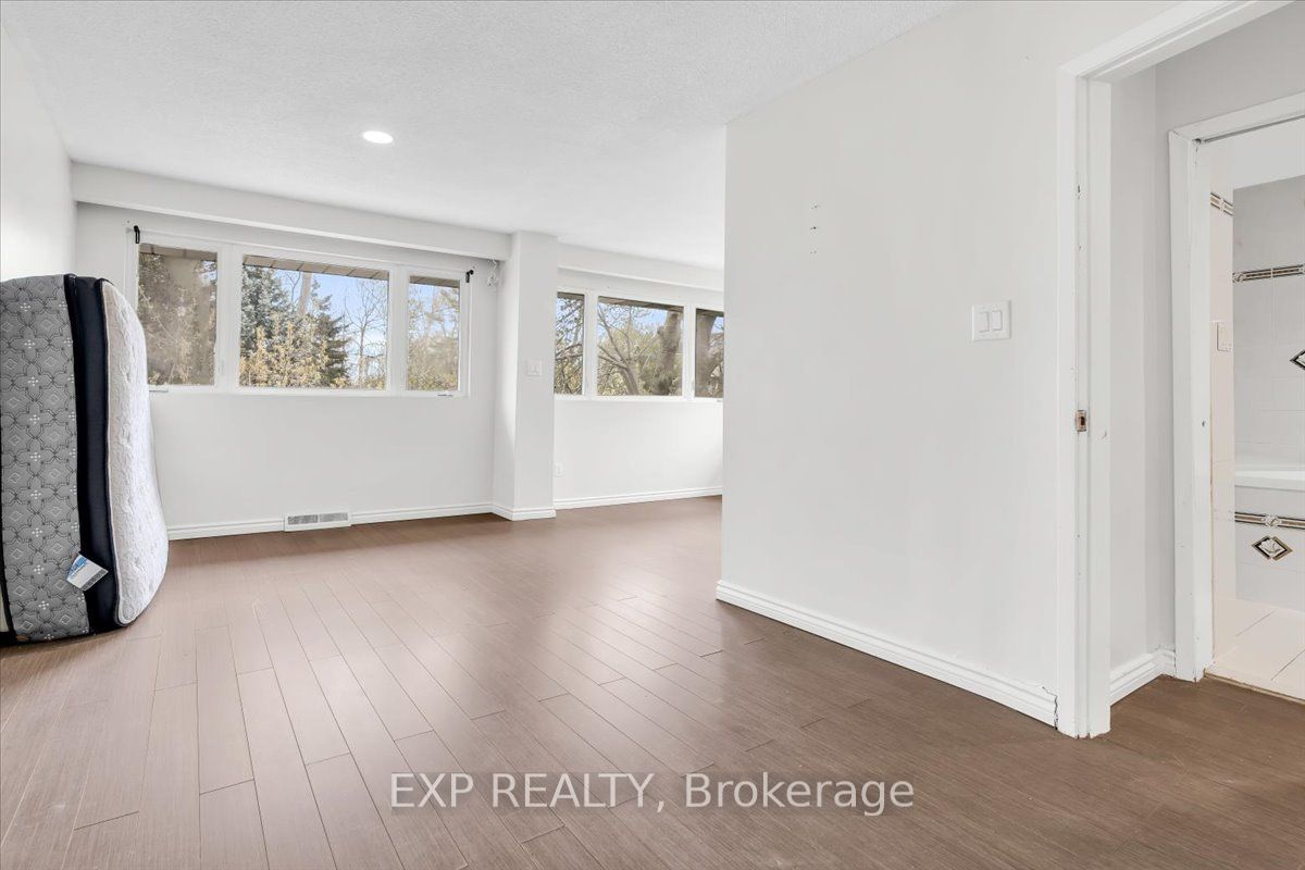 208 Lake Promenade