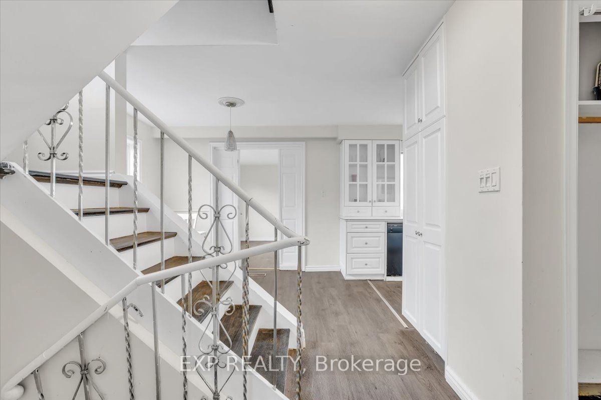 208 Lake Promenade