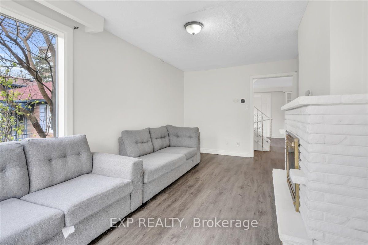 208 Lake Promenade