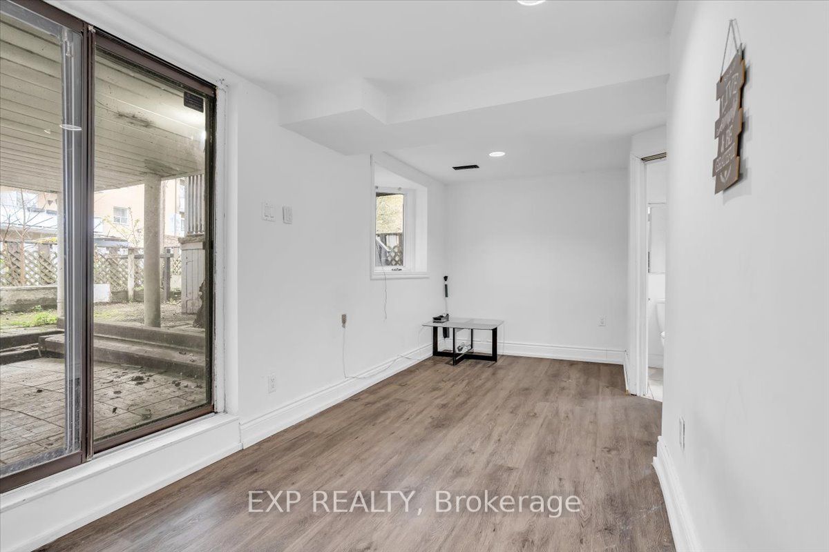 208 Lake Promenade