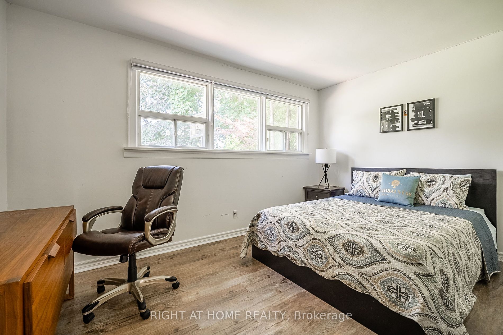 1359 Kenmuir Avenue