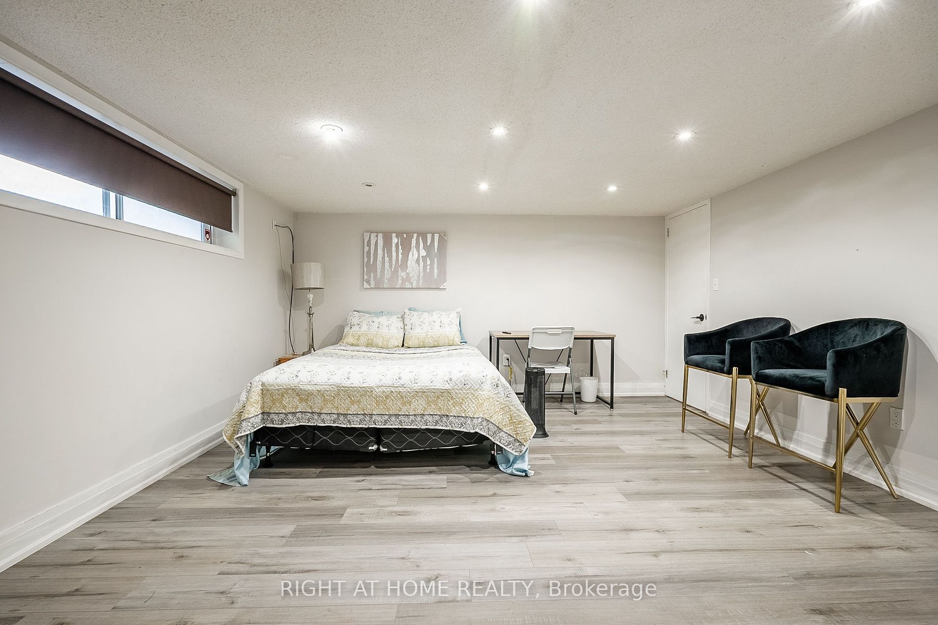 1359 Kenmuir Avenue