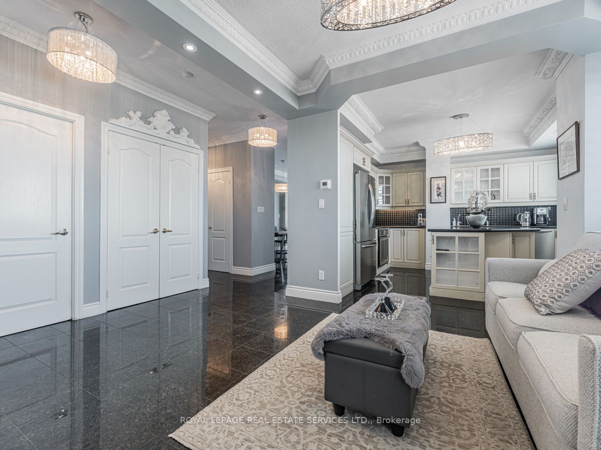 2111 Lake Shore Blvd W, #Lph 8