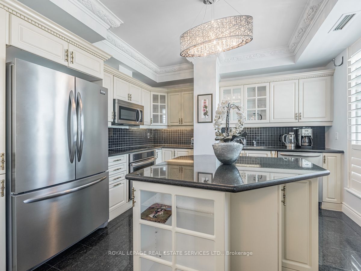 2111 Lake Shore Blvd W, #Lph 8