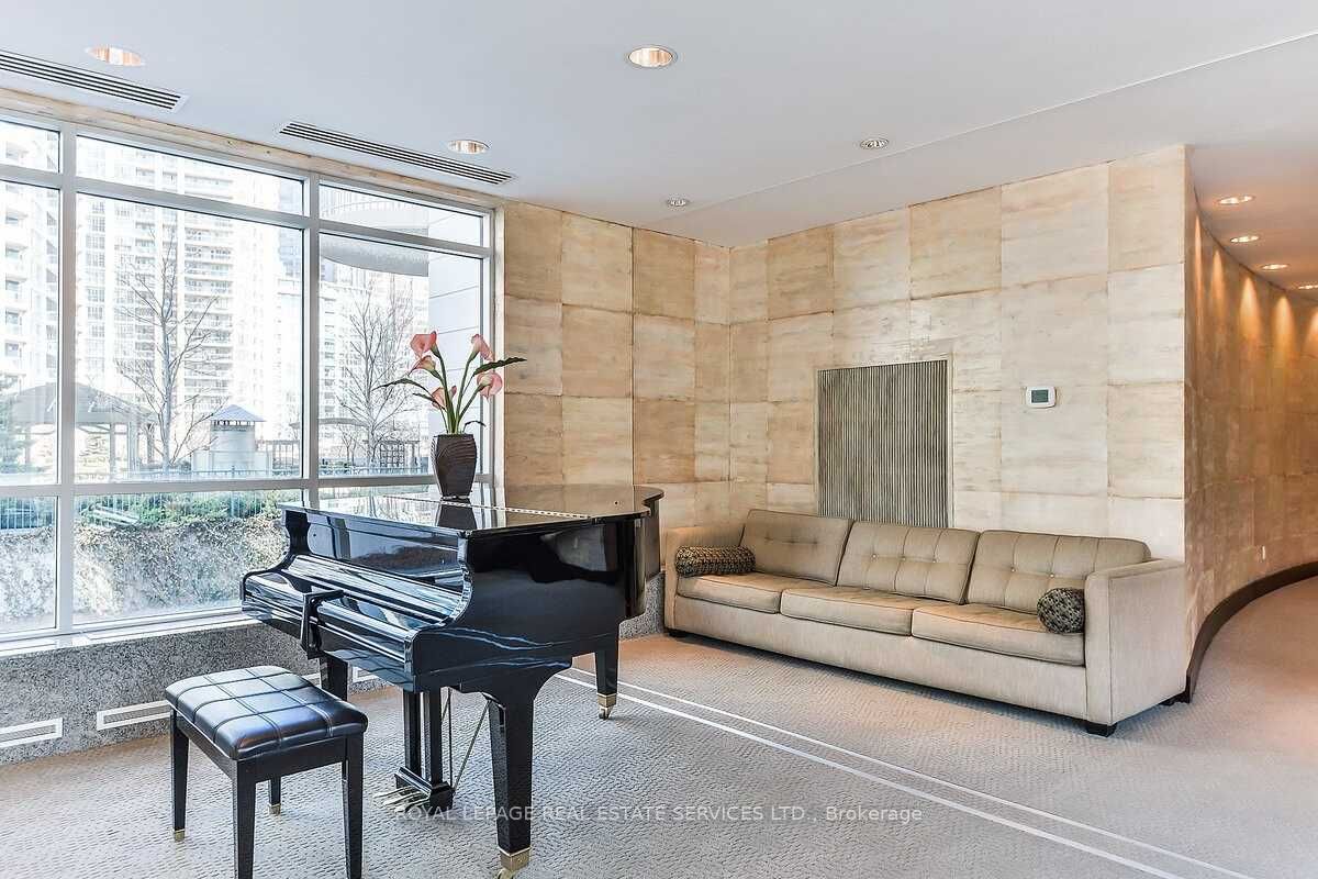 2111 Lake Shore Blvd W, #Lph 8