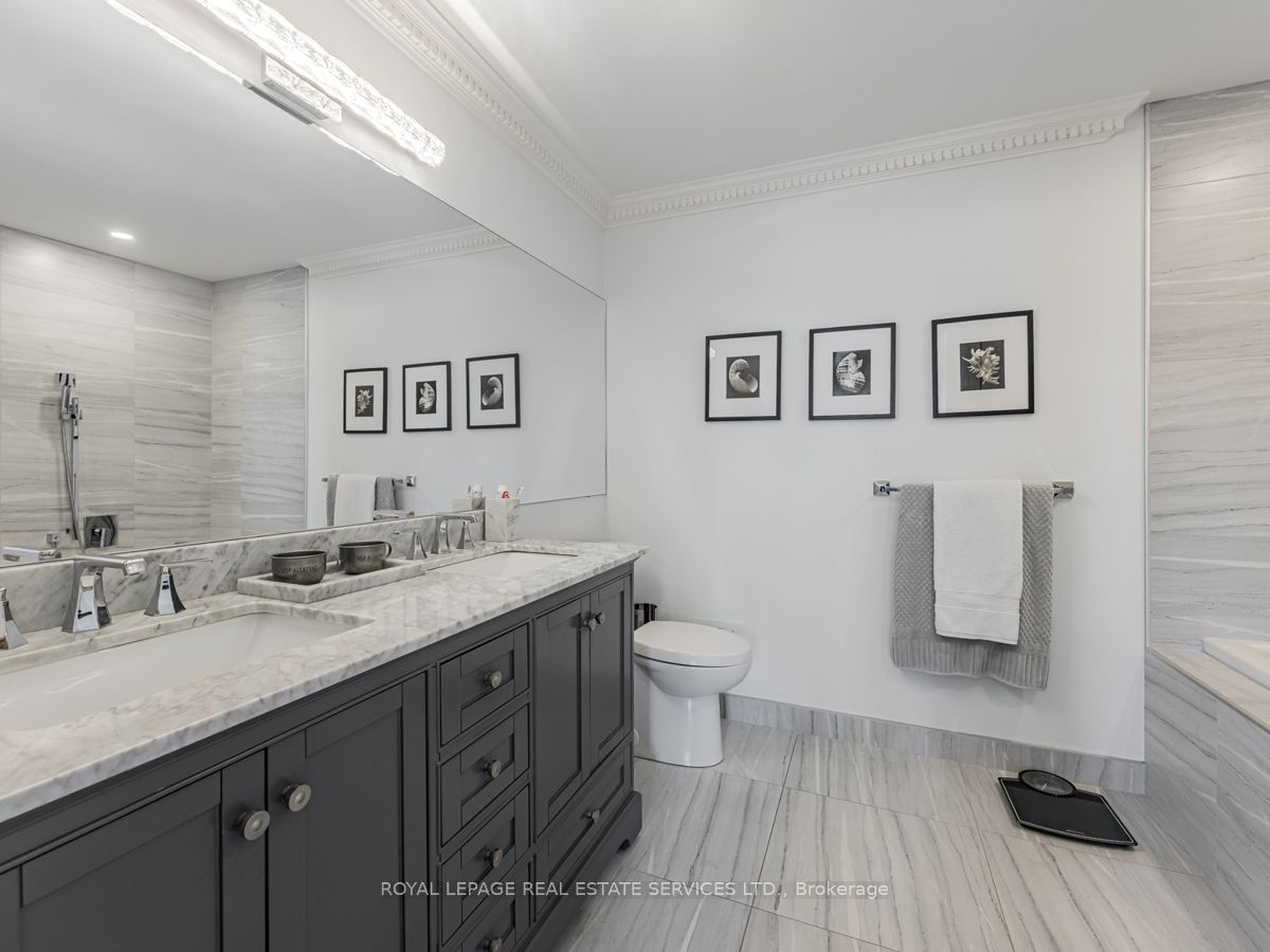 2111 Lake Shore Blvd W, #Lph 8