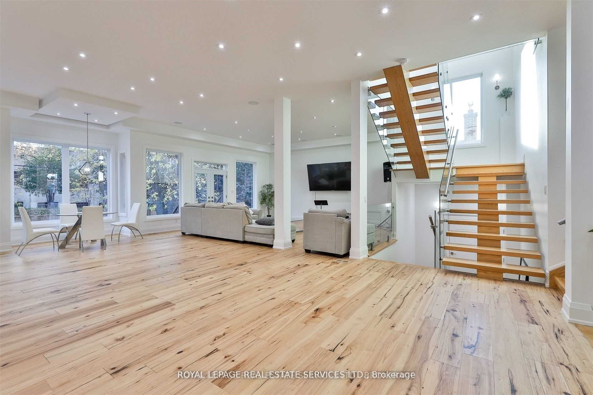 61 Dane Ave
