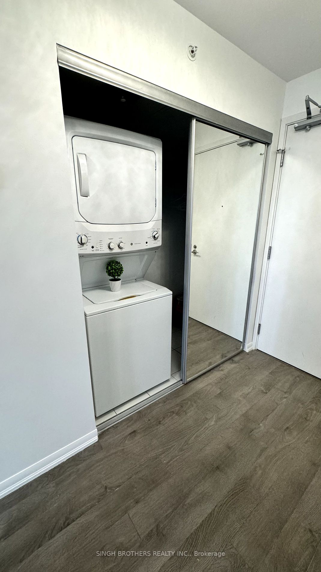 3091 Dufferin St, #318