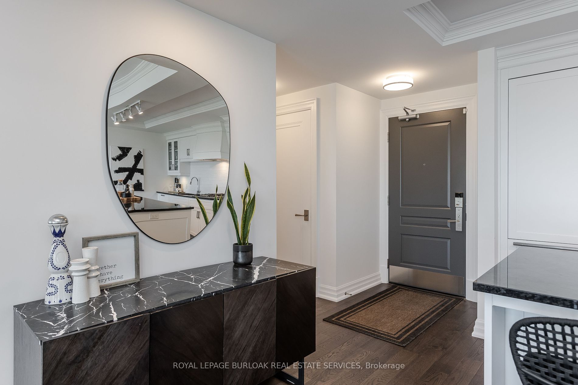 2060 Lakeshore Rd, #1303