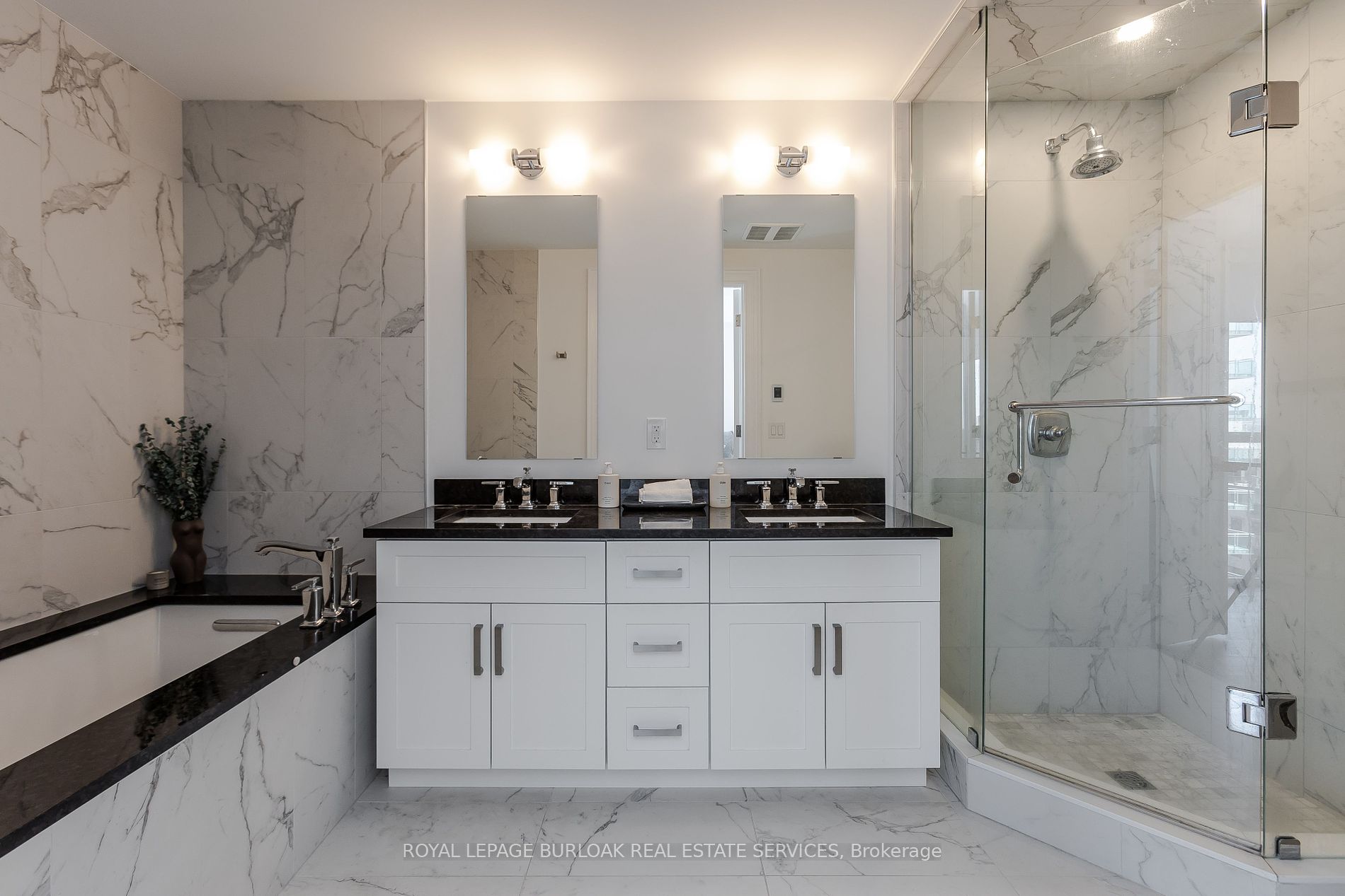 2060 Lakeshore Rd, #1303