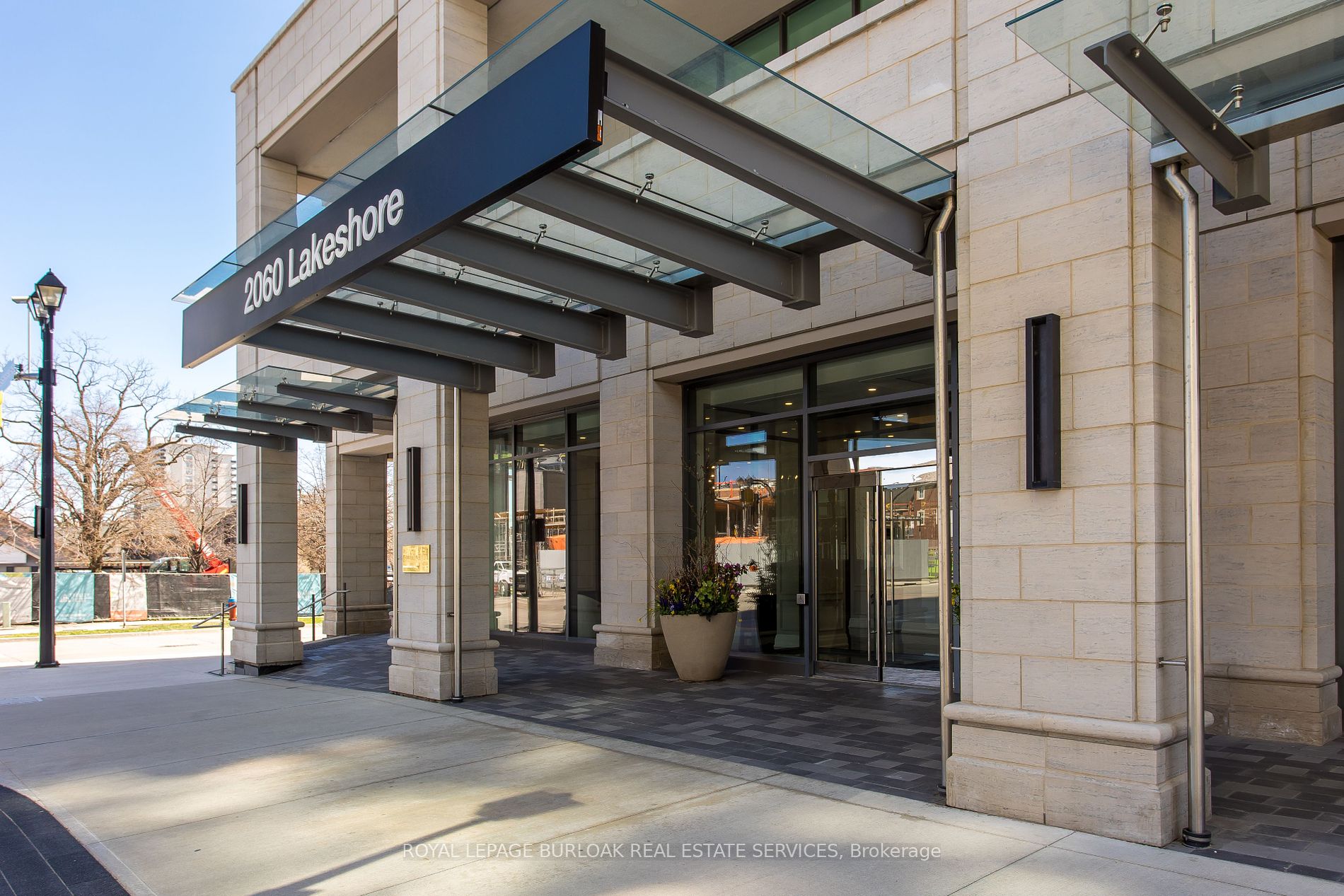 2060 Lakeshore Rd, #1303
