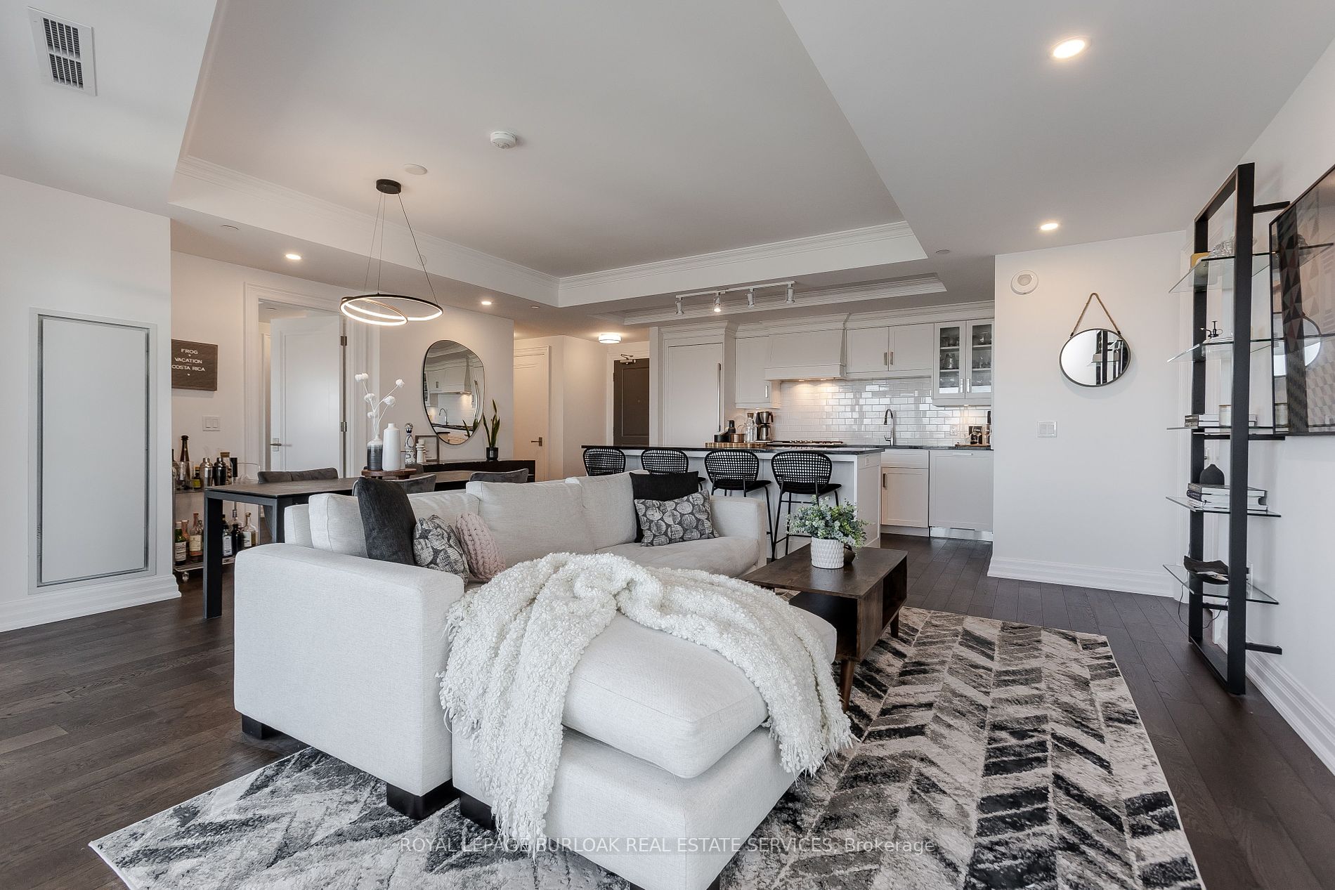 2060 Lakeshore Rd, #1303