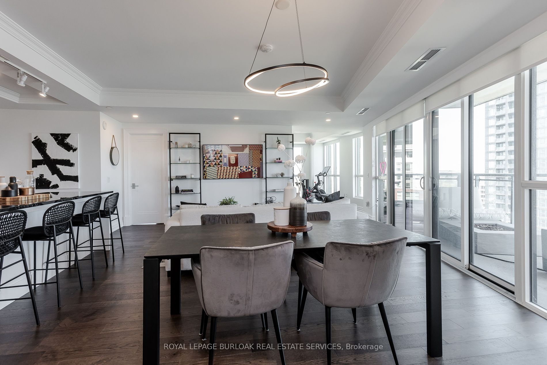 2060 Lakeshore Rd, #1303