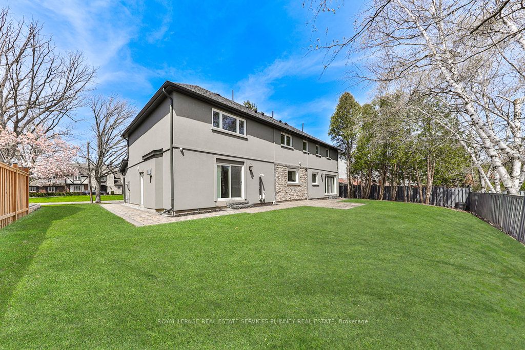 2068 Mississauga Road