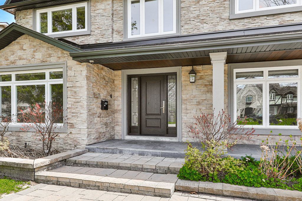 2068 Mississauga Road