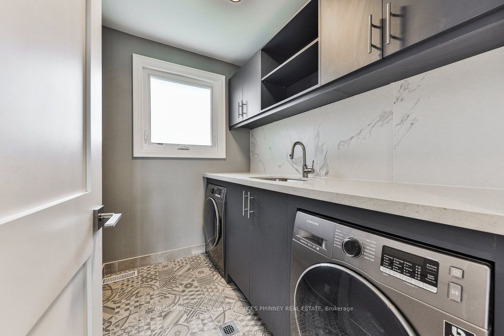 2068 Mississauga Road