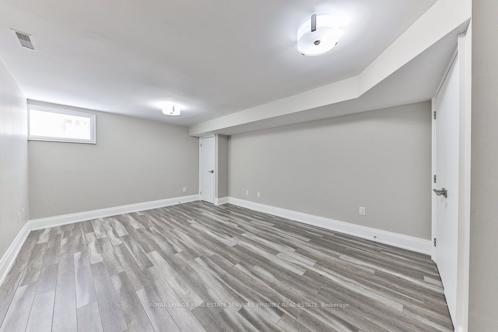 2068 Mississauga Road