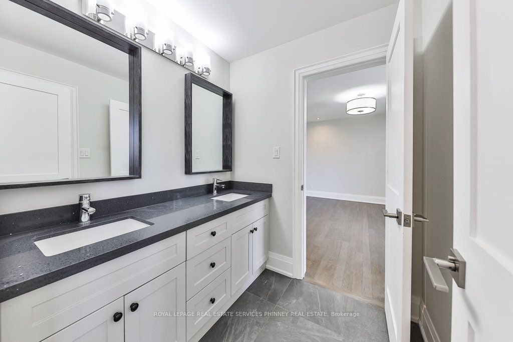 2068 Mississauga Road