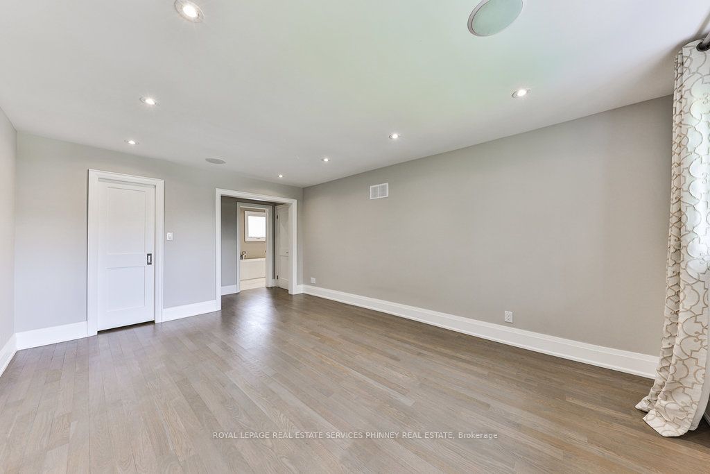 2068 Mississauga Road