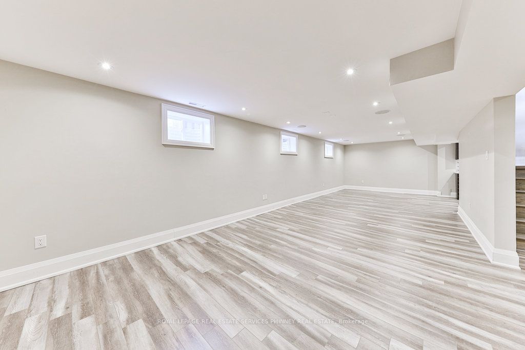 2068 Mississauga Road