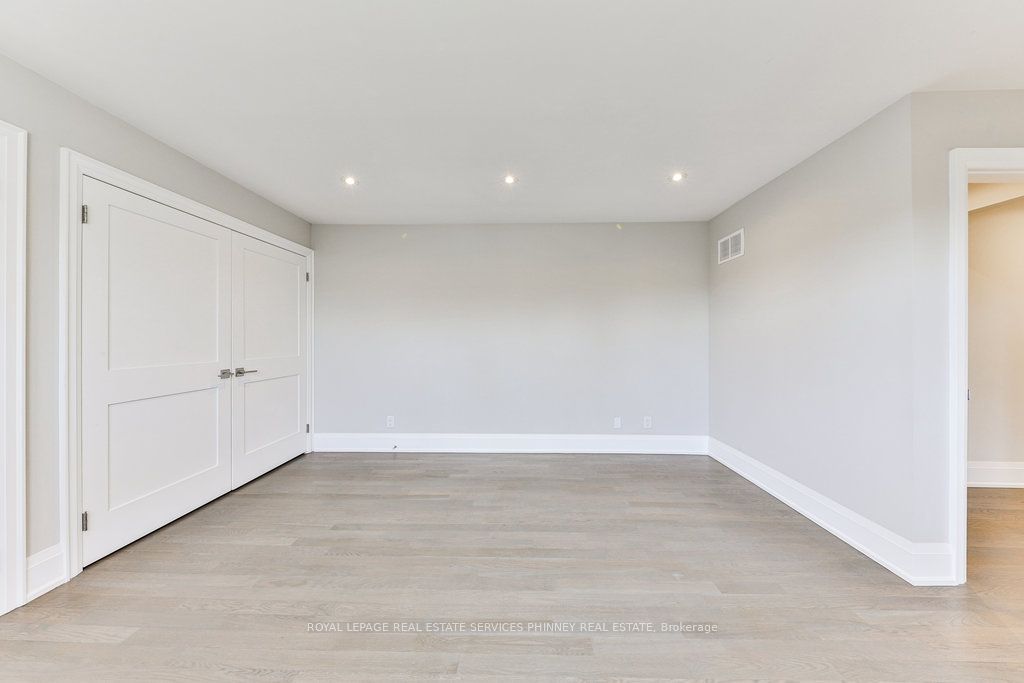 2068 Mississauga Road